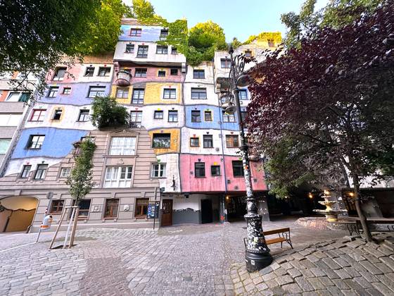 일러스트가 그림책 밖으로 튀어나온듯한 비엔나의 임대주택, 훈데르트바서 하우스. 비엔나(오스트리아)=문희철 기자