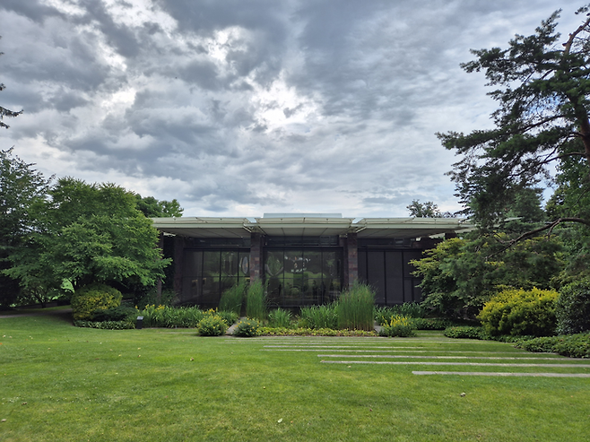 자연 속의 미술관 바이엘러 재단. ©김슬기