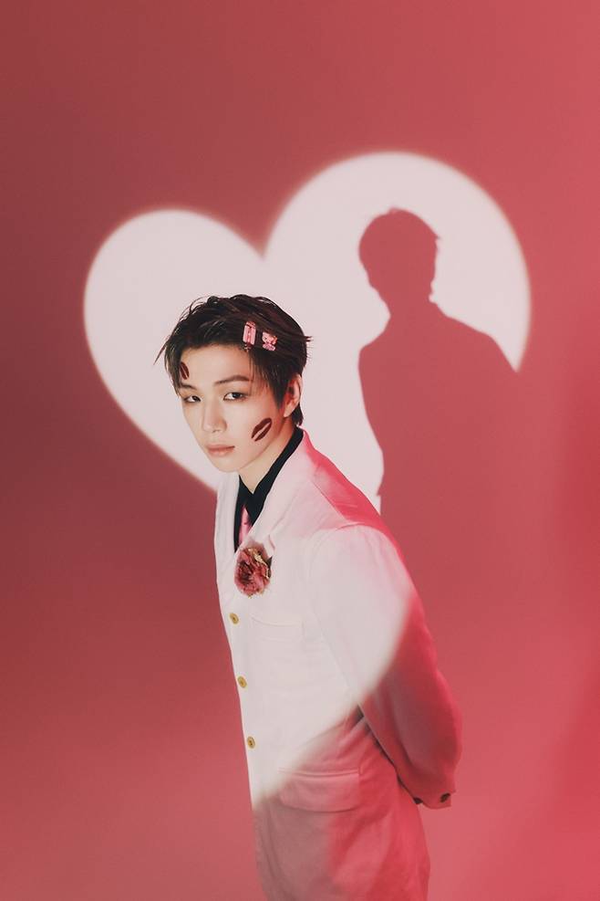 강다니엘은 가수이자 프로듀서로 '글로우 투 헤이즈' 제작기를 들려줬다. ARA 제공