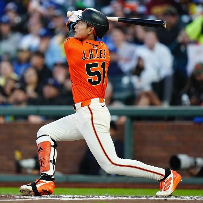 이정후가 12일 다저스전에서 안타를 날리고 있다. /사진=샌프란시스코 자이언츠 공식 SNS