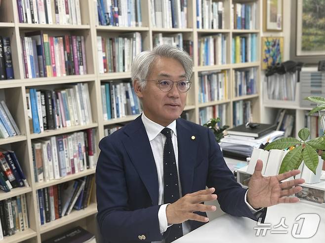 김동엽 북한대학원대학교 교수가 서울 종로구 북한대학원대학교에서 뉴스1과 인터뷰를 하고 있다.2025.7.12/뉴스1 ⓒ News1 최소망 기자