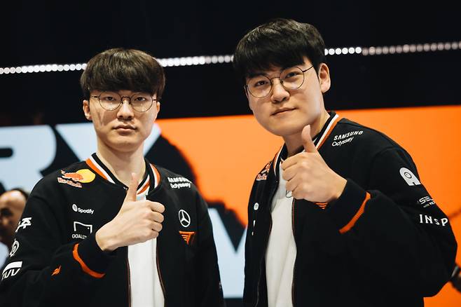 ‘페이커’ 이상혁과 ‘구마유시’ 이민형. 라이엇 게임즈 제공