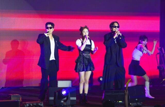 그룹 코요태가 등장한 '미스트롯' 콘서트/제이지스타