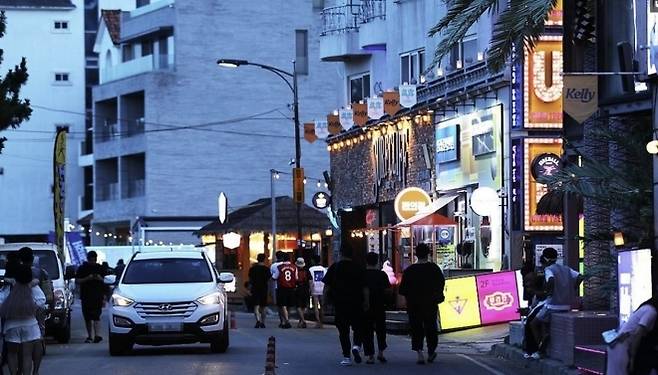 양양의 밤거리. 연합뉴스