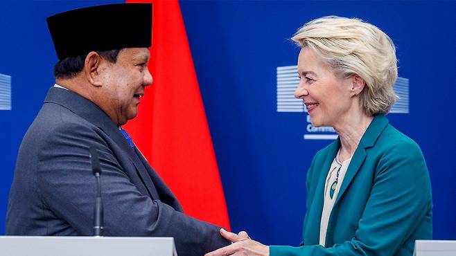 프라보워 수비안토 인도네시아 대통령과 우즈줄라 폰데어라이엔 EU 집행위원장