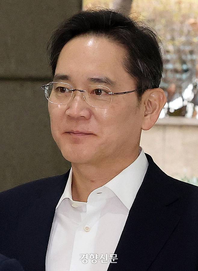 이재용 삼성전자 회장이 지난 3월20일 서울 강남구 역삼동 삼성 청년 소프트웨어 아카데미(SSAFY)에서 열린 ‘청년 취업 지원 현장 간담회’에 참석하고 있다. 성동훈 기자