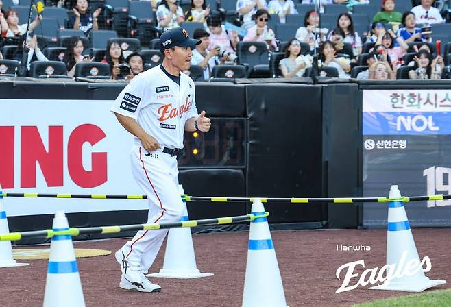 이대진 한화 퓨처스군 감독은 팀 투수진 ‘뎁스’ 확장의 숨은 주역이다. 한화 투수들의 장단점을 면밀히 파악해 온 그는 1군 코칭스태프와 꾸준히 소통하며 즉시 전력을 키우는 데 많은 공을 들였다. 박정진, 정우람 퓨처스군 코치와 함께 체계적인 육성에 앞장 서고 있다. 사진제공|한화 이글스