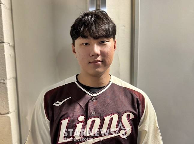 삼성 배찬승이 취재진과 인터뷰를 하고 있다. /사진=양정웅 기자