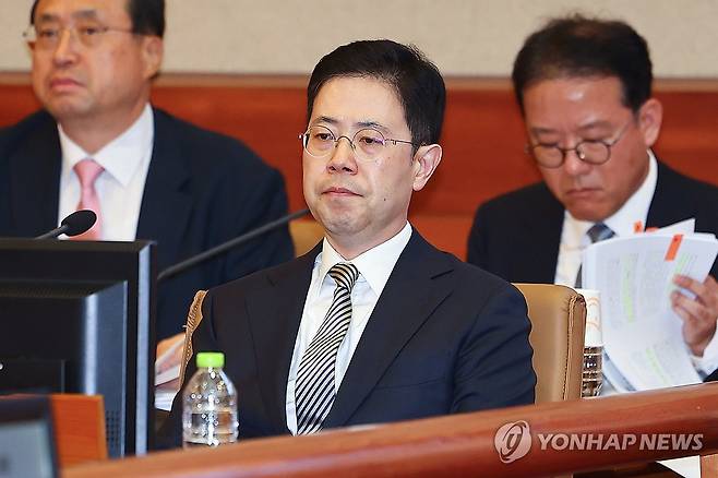 손준성 검사 (서울=연합뉴스) 서대연 기자 = 손준성 대구고검 차장(검사장)이 13일 서울 종로구 헌법재판소에서 열린 고발사주 의혹 탄핵심판 첫 정식 변론기일에 출석해 있다. 2025.5.13 dwise@yna.co.kr