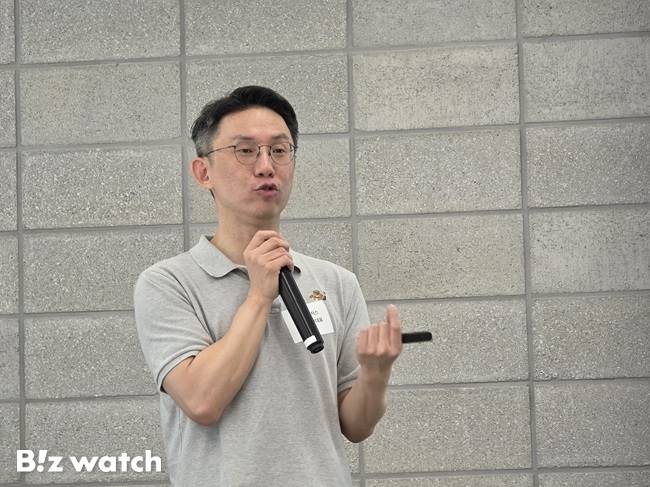 김치원 카카오벤처스 부대표가 15일 열린 브라운백미팅에서 디지털 헬스케어 분야 스타트업 투자 사례를 설명하고 있다./사진=김동훈 기자
