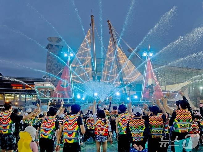 롯데워터파크 여름 시즌 공연 '자이언트 웨이브 페스타' (롯데워터파크 제공. 재판매 및 DB 금지)