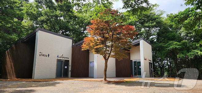 무등산국립공원 토끼등 화장실의 모습. (무등산국립공원공단 제공) 2025.7.14/뉴스1 ⓒ News1 이승현 기자