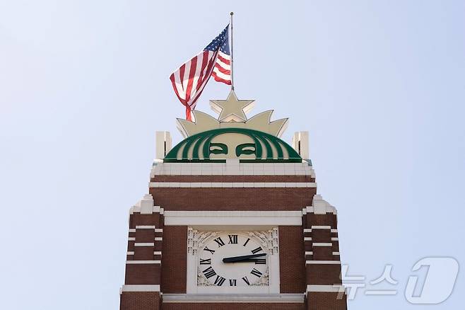 2024년 7월 3일(현지시간) 미국 워싱턴주 시애틀의 스타벅스 본사 건물 '스타벅스 센터'의 모습. 2024.07.03. ⓒ AFP=뉴스1 ⓒ News1 윤다정 기자