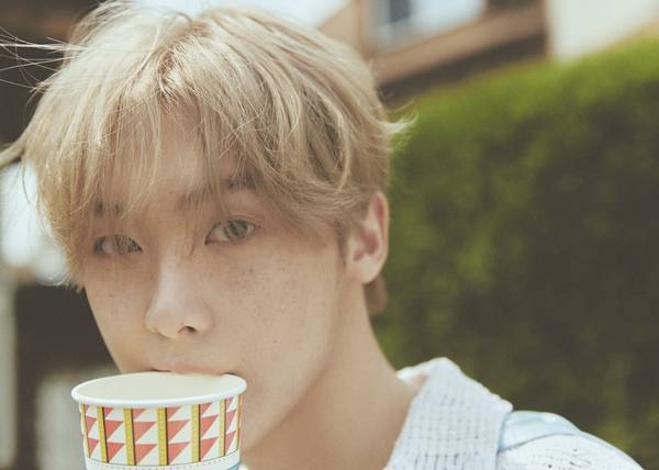 가수 윤산하 ⓒ판타지오