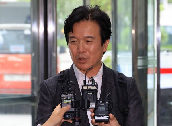 ▲김영훈 고용노동부 장관 후보자가 취재진 질의에 답하고 있다. ⓒ연합뉴스