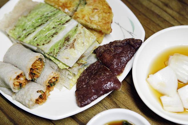 강원 정선 아리랑시장의 모듬전