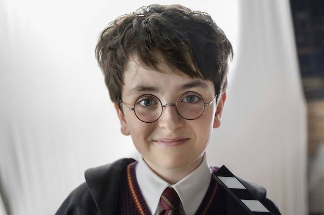 TV Harry Potter - HBO의 ‘해리 포터’ TV 시리즈의 ‘해리 포터’ 역을 맡은 도미닉 매클로플린의 캐릭터 분장 모습이 처음으로 공개됐다. 이 시리즈는 2027년 공개될 예정이다. AP 연합뉴스