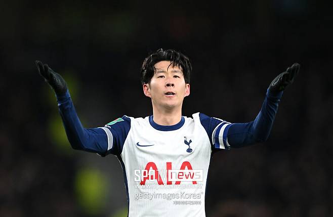 ▲ 이번 여름 새 출발을 도모하는 토트넘을 위해 떠나야 한다는 입장은 고수한 셈이다. 종종 나오는 주장이다. 손흥민이 10년을 토트넘에 헌신한 부분은 높게 평가하나, 유로파리그 우승으로 한 시대를 마무리해야 한다는 시선이다.