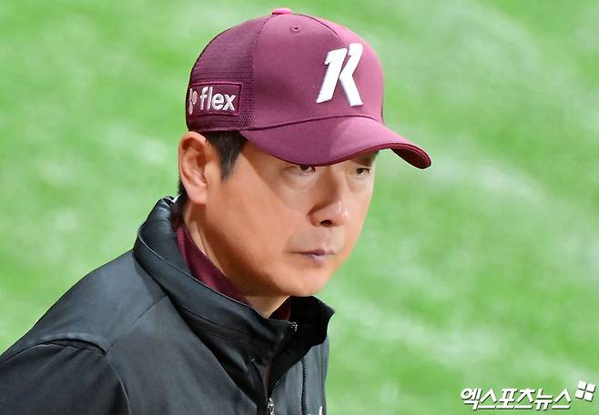 키움 히어로즈가 14일 오후 홍원기 감독의 경질을 발표했다. 홍원기 감독은 지난 2021년 1월 구단 제6대 감독으로 부임한 뒤 2022시즌 준우승 후 3년 재계약에 성공했지만, 계약 마지막 해 중도 낙마하게 됐다. 사진 엑스포츠뉴스 DB