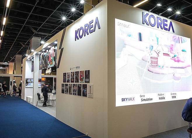 게임스컴 2024의 한국공동관 (쾰른=연합뉴스) 김주환 기자 = 23일(현지시간) 독일 쾰른에서 열린 게임쇼 게임스컴 2024의 B2B(기업간거래) 부스에 한국콘텐츠진흥원의 한국공동관이 설치돼있다. 2024.8.23 jujuk@yna.co.kr