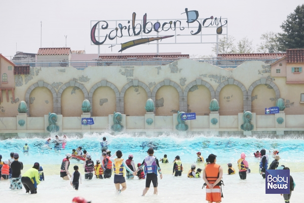 캐리비안 베이 파도풀 전경. ⓒ캐리비안 베이