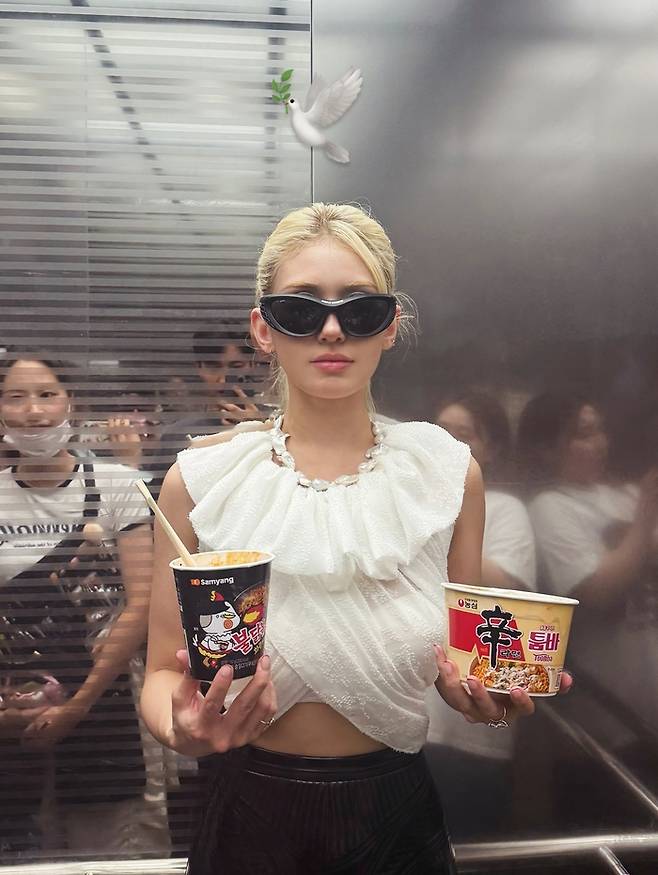 사진 | 전소미 SNS