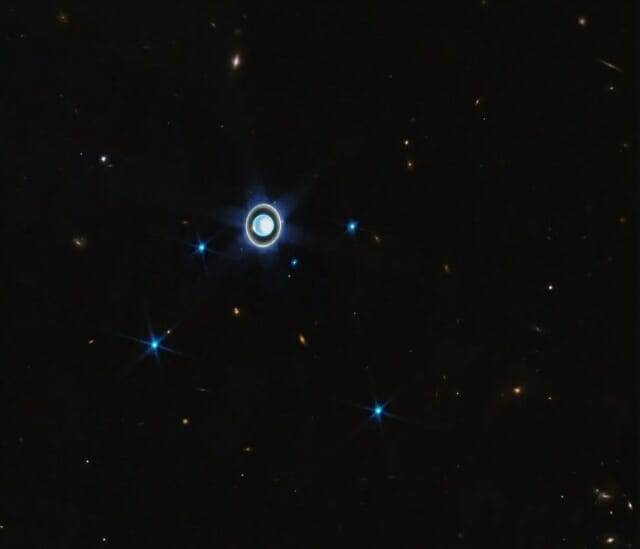 2023년 2월 6일 제임스 웹 우주 망원경이 촬영한 천왕성 사진. 사진에는 천왕성의 27개 위성 중 6개가 보인다. (출처=NASA, ESA, CSA, STScI, J. DePasquale(STScI))