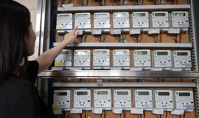 15일 서울 시내의 오피스텔의 전기계량기 모습. 2025.7.15/뉴스1