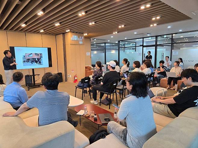 서울창업허브 성수 스타트업 성장지원 세미나 ‘투자자에게 선택받는 스타트업 되기’ 현장 / 출처=IT동아