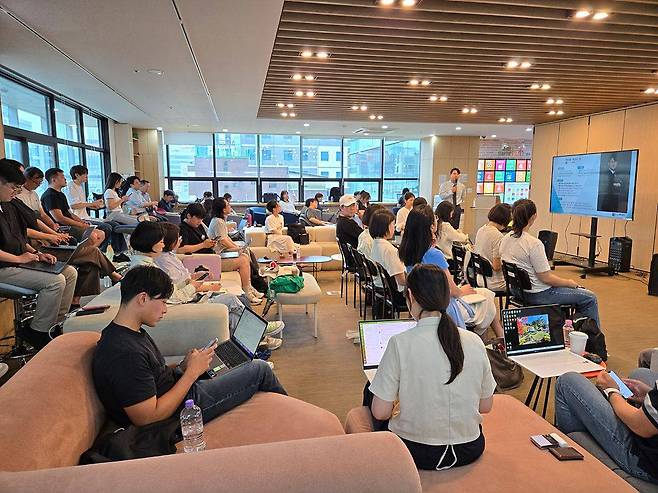 서울창업허브 성수 스타트업 성장지원 세미나 ‘투자자에게 선택받는 스타트업 되기’ 현장 / 출처=IT동아