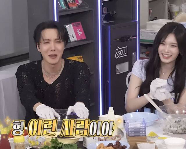 제이홉이 군대 후임들에게 영상편지를 남겼다. / 유튜브 '인기가요 끝나면 매점가요'