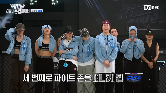 엠넷 ‘월드 오브 스트릿우먼파이터’의 홈팀 ‘범접’이 탈락했다. 범접은 국내 댄스 신드롬을 일으킨 ‘스우파’ 시즌1의 주역들로 구성된 팀. 22일 방송 예정인 최종장에서는 미국의 모티브, 호주의 에이지스쿼드, 일본의 오사카오죠갱 팀이 마지막 승부를 겨룰 예정이다. 사진제공 | 엠넷 ‘월드 오브 스트릿우먼파이터’ 방송 캡쳐
