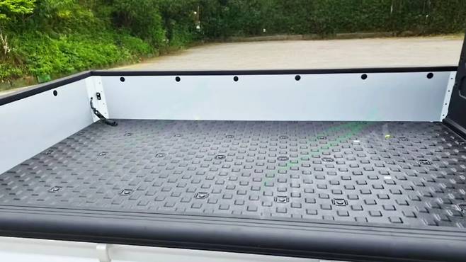 기아 PV5 오픈베드 시제품 적재함 스파이샷