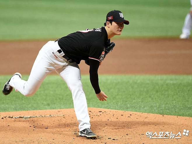 지난 2023년 9월 2일 오후 서울 구로구 고척스카이돔에서 열린 '2023 신한은행 SOL KBO리그' KT 위즈와 키움 히어로즈의 경기, 1회말 KT 선발투수 배제성이 공을 힘차게 던지고 있다. 엑스포츠뉴스 DB