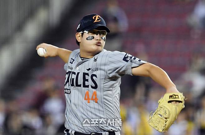 한화 김서현이 잠실구장에서 열린 2025 KBO리그 LG와 경기 9회말 등판해 힘차게 공을 던지고 있다. 잠실 | 박진업 기자 upandup@sportsseoul.com