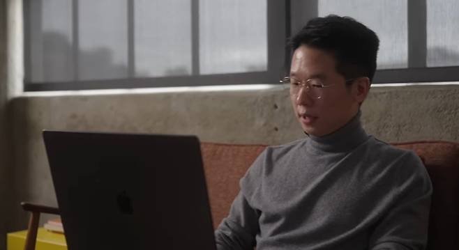 오픈AI 유튜브 채널에 올라온 정형원 연구원 영상/사진=오픈AI