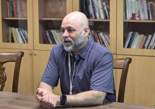 아담 리 펠드만 미국 메트로볼티모어신학대 교수가 최근 서울 마포구 서울제일침례교회에서 마이크로처치를 소개하고 있다.