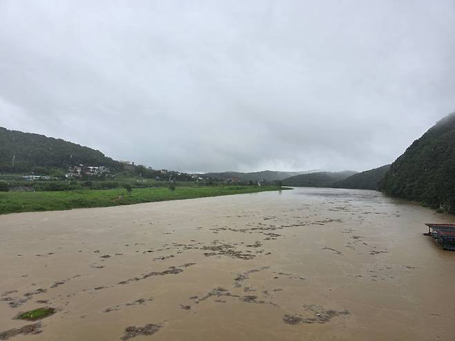 폭우로 불어난 충남 공주시 금강. 김성준 기자