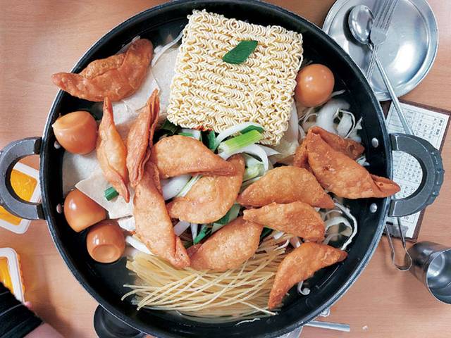 서울 신당동 ‘마복림할머니집’의 즉석떡볶이.