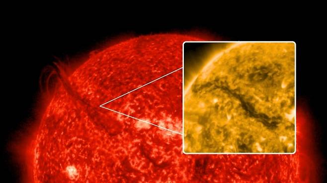 지난 15일 태양 폭발로 길이가 40만㎞에 달하는 필라멘트가 만들어졌다. Solar Dynamics Observatory(SDO)