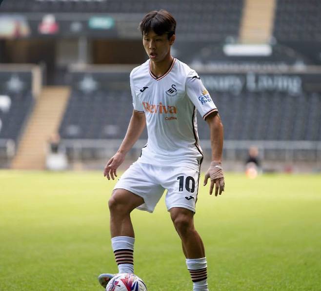 엄지성. 사진=스완지 시티