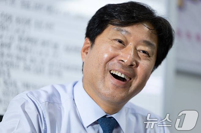 황명선 더불어민주당 최고위원 후보가 17일 서울 여의도 국회 의원회관에서 뉴스1과 인터뷰하고 있다. ⓒ News1 유승관 기자