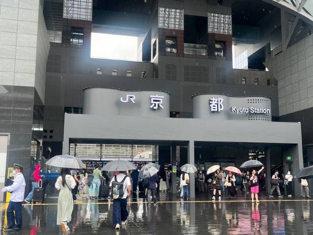 ▲ 교토역이 관광객으로 붐비고 있다. 이채윤 기자