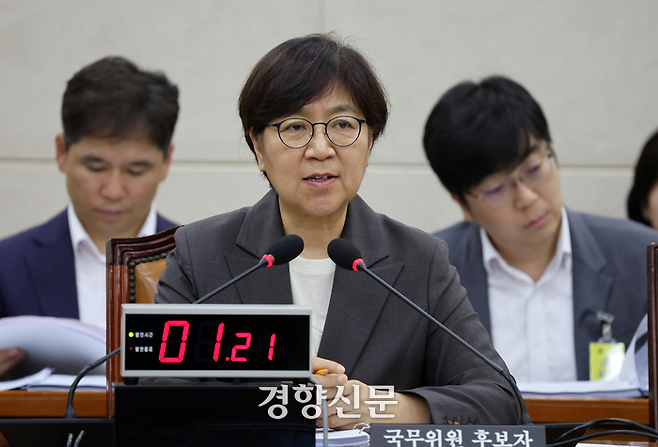 정은경 보건복지부장관 후보자가 18일 국회 보건복지위원회 인사청문회에서 의원질의에 답하고 있다. 박민규 선임기자