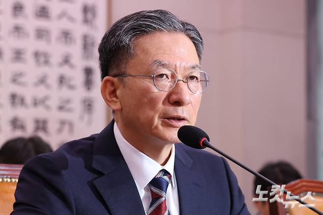 정성호 법무부 장관 후보자가 지난 16일 오전 서울 여의도 국회 법제사법위원회에서 열린 인사청문회에서 의원들의 질의에 답변하고 있다. 류영주 기자