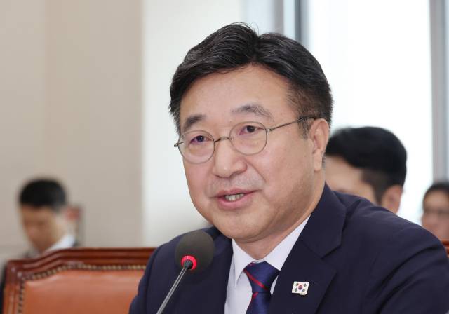 ▲윤호중 행정안전부 장관 후보자가 18일 서울 여의도 국회 행정안전위원회에서 열린 인사청문회에서 의원 질의에 답하고 있다. ⓒ연합뉴스