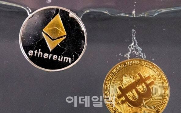 비트코인과 이더리움(사진=로이터 연합뉴스)