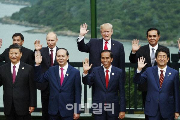 기념 촬영하는 APEC 정상들 (사진=뉴시스)