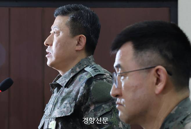 정성우 방첩사 1차장이 10일 국회 국방위원회 전체회의에서 의원 질의에 답하고 있다. 2024.12.10 성동훈 기자