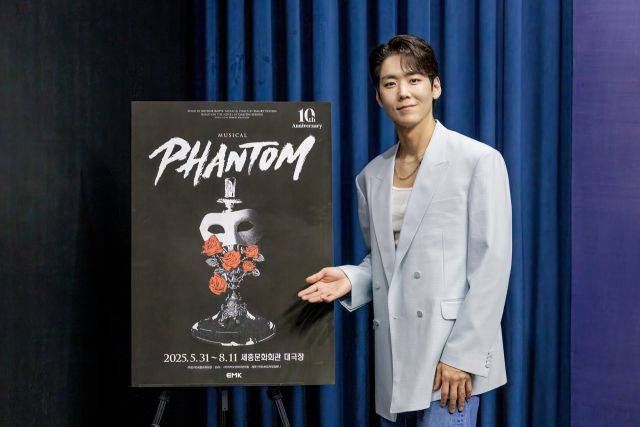 카이는 지난 2015년 뮤지컬 ‘팬텀’ 초연 당시 뮤지컬배우로서 처음 타이틀롤을 맡았다. 이후 ‘팬텀’이 5번 시즌 공연하는 동안 4번의 시즌을 함께했다. EMK뮤지컬컴퍼니